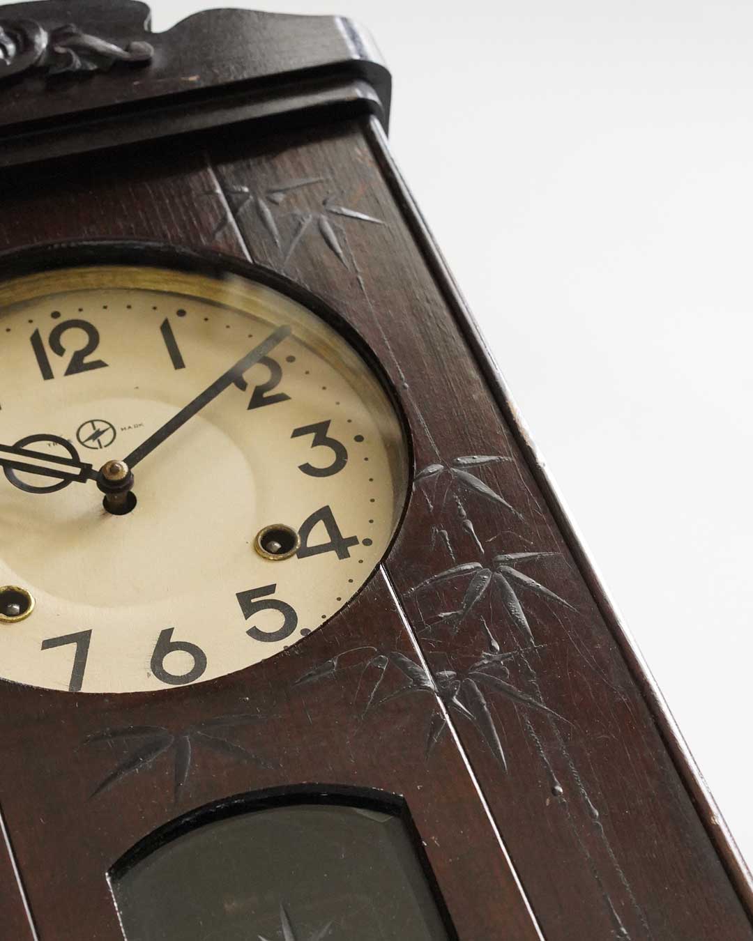 【２営業日以内に発送可能】日本時計／竹模様のケースが美しい振り子時計